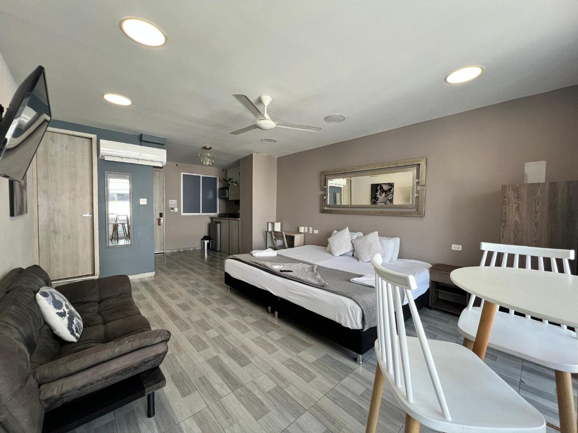Aparta Estudio En El Edificio Bahia 79 Apartasuites * Cartagena